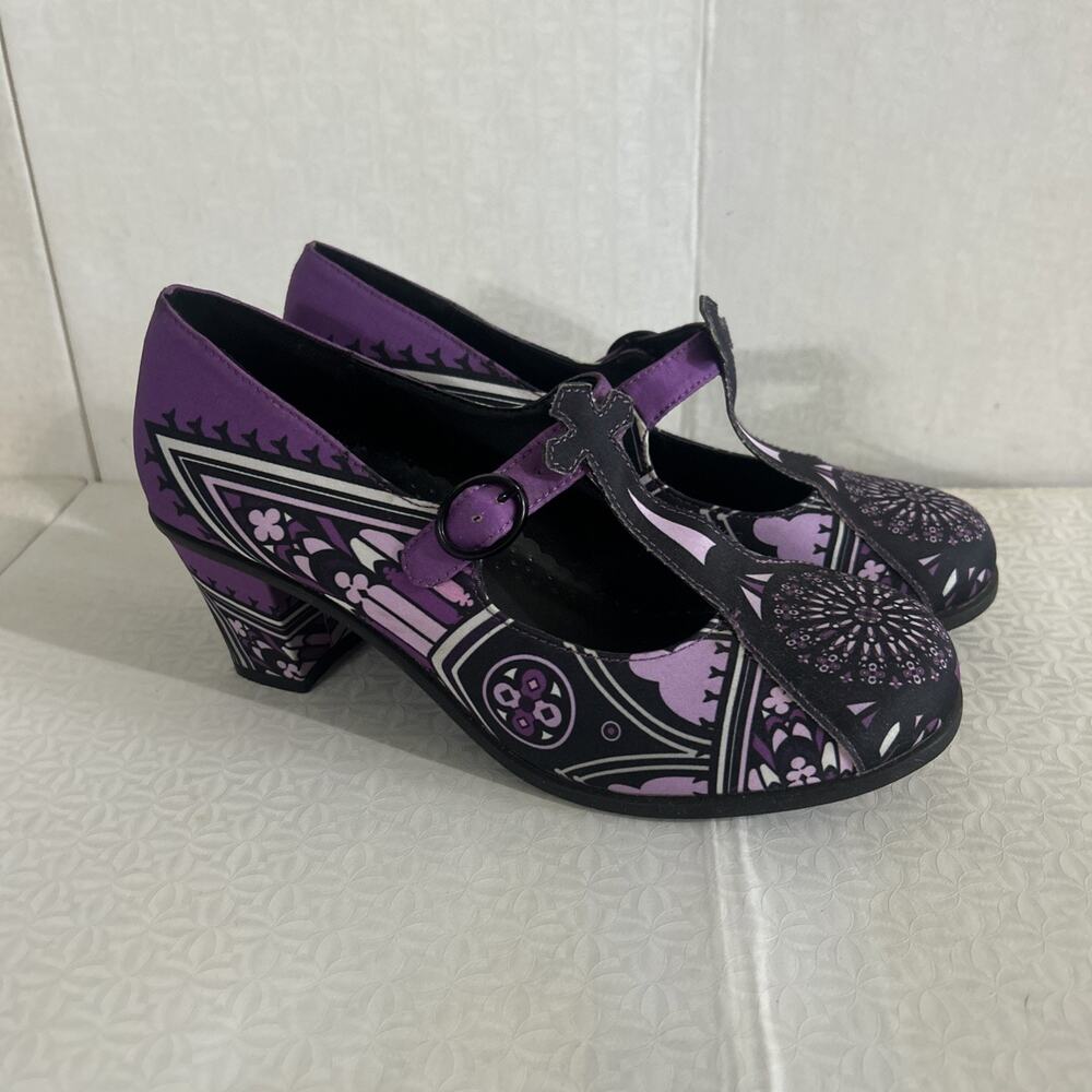 Hot Chocolate Design Chocolaticas Gothic Church Women's US 7 Cathedral Mid Heels